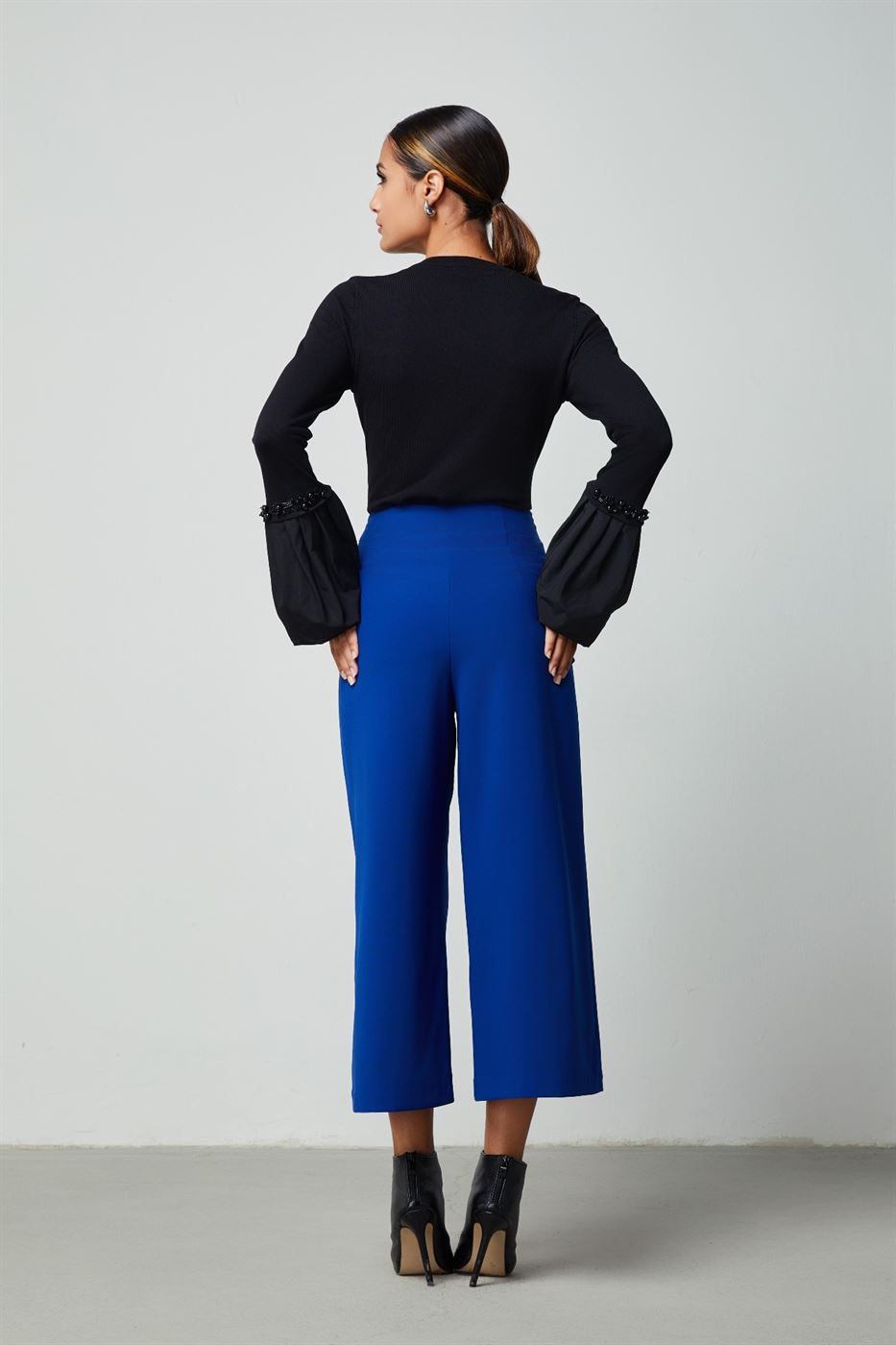 Ruffled Cuffs Pullover - Femi9 EG