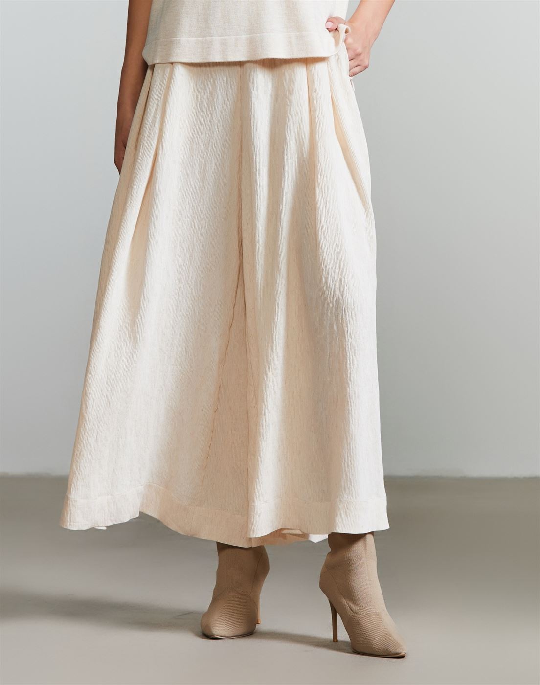 Pleated Detail Culotte Pants - Femi9 EG