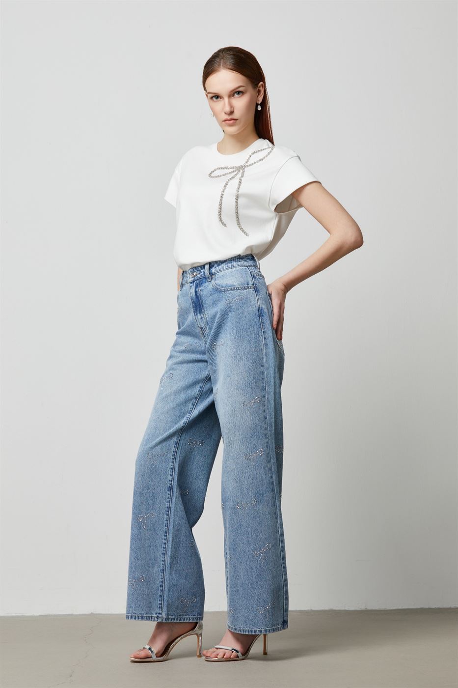 Bow Rhinestone Embellishment Jeans - Femi9 EG