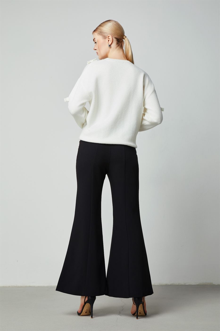 Bow Details Pullover - Femi9 EG