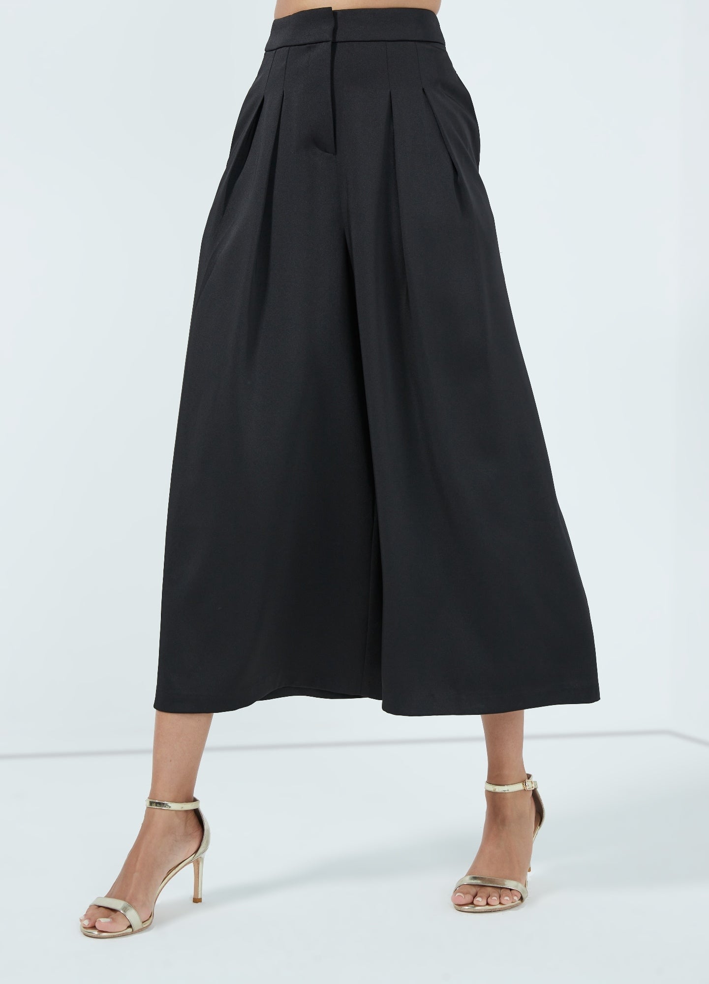 Cropped Pants With Folds - Femi9 EG