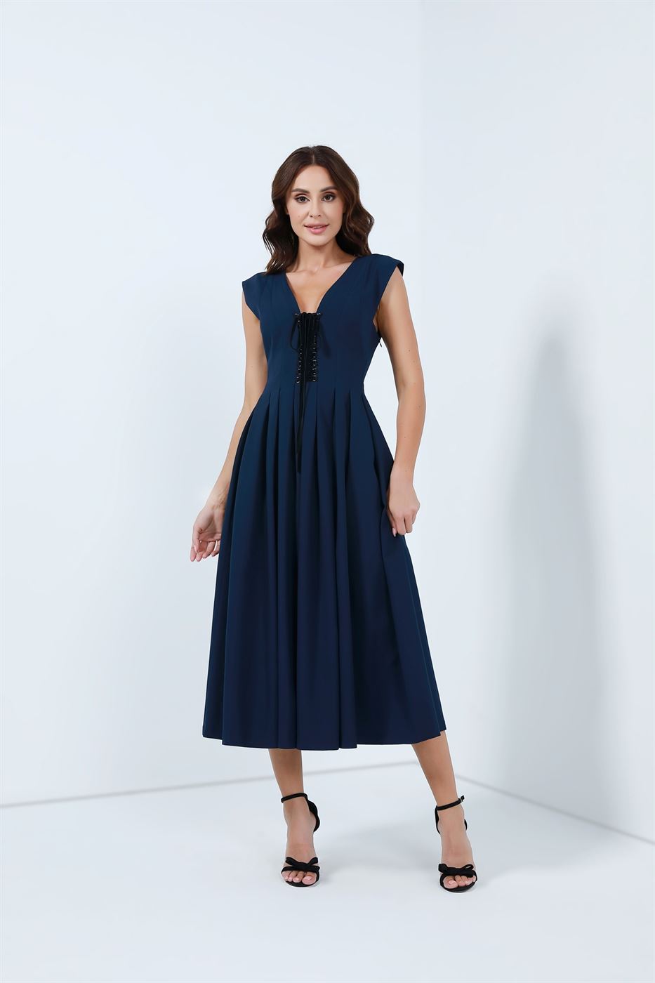 femi9 blue dress Lacing – EG Length Dress is elevated kids-knee-length Lovers And Friends Brylee Size:21½ 35/36
