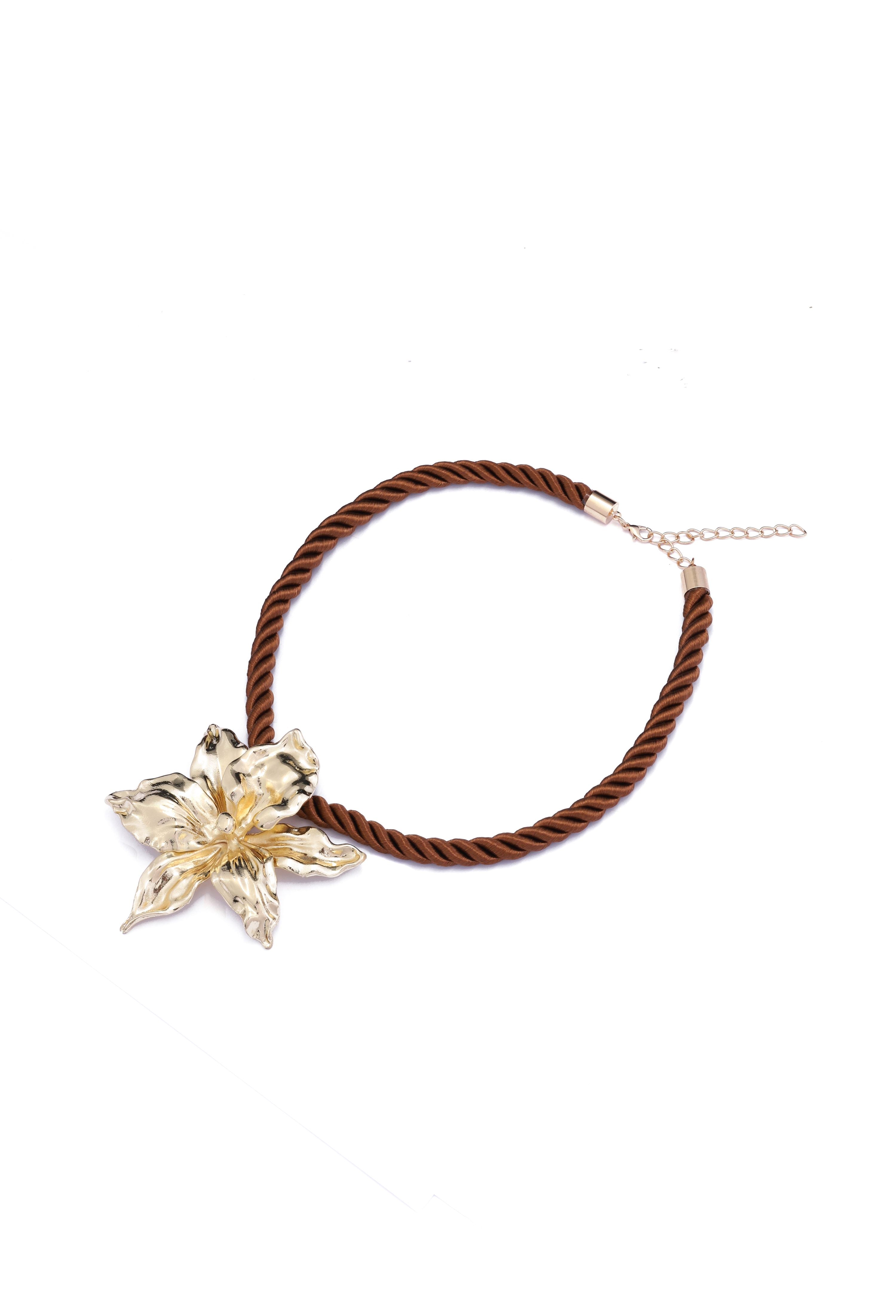 Golden floral Necklace - Femi9 EG