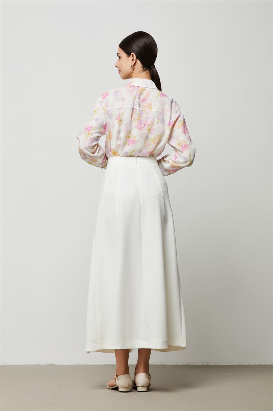 Buttoned Off-White Crepe Skirt - Femi9 EG