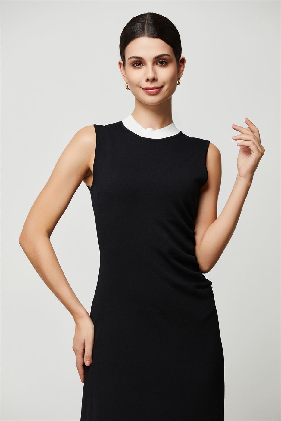 Monochrome Sleeveless Knit Dress - Femi9 EG