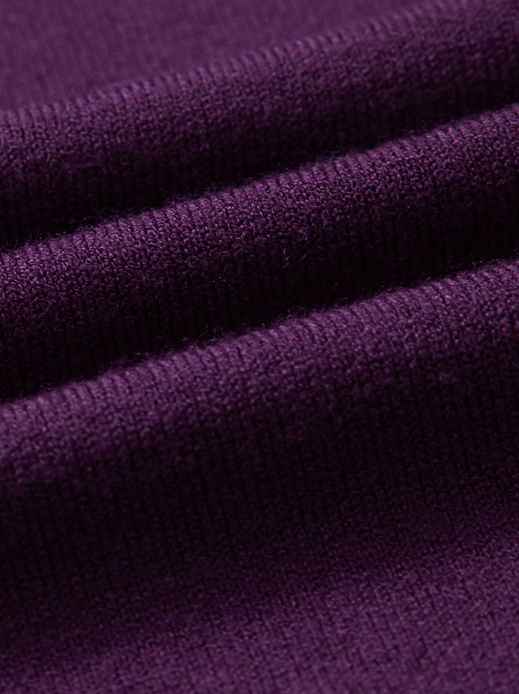 Knit Pullover with Ruffle Collar