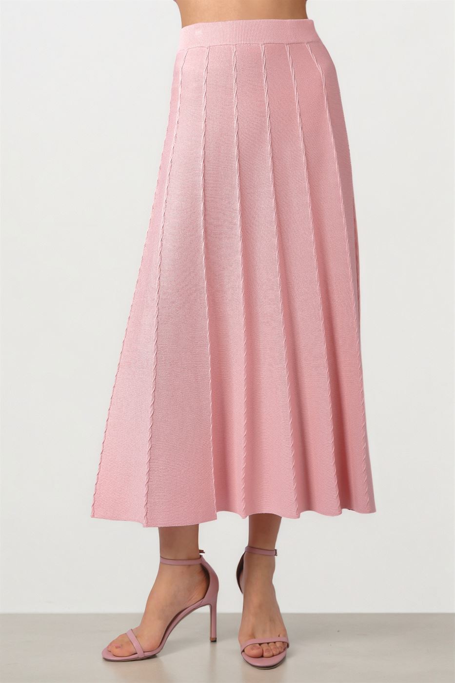 Midi knit skirt