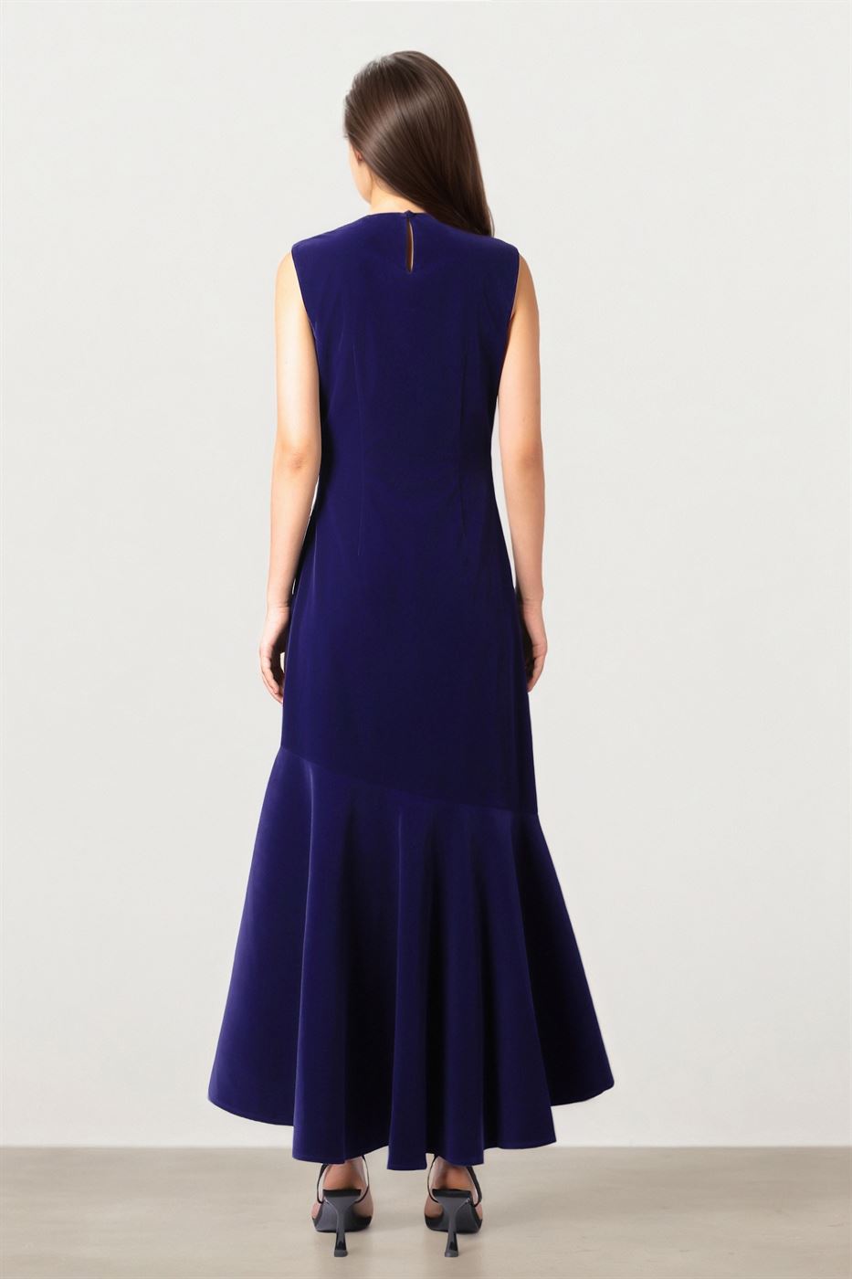 SLEEVELESS VELVET DRESS