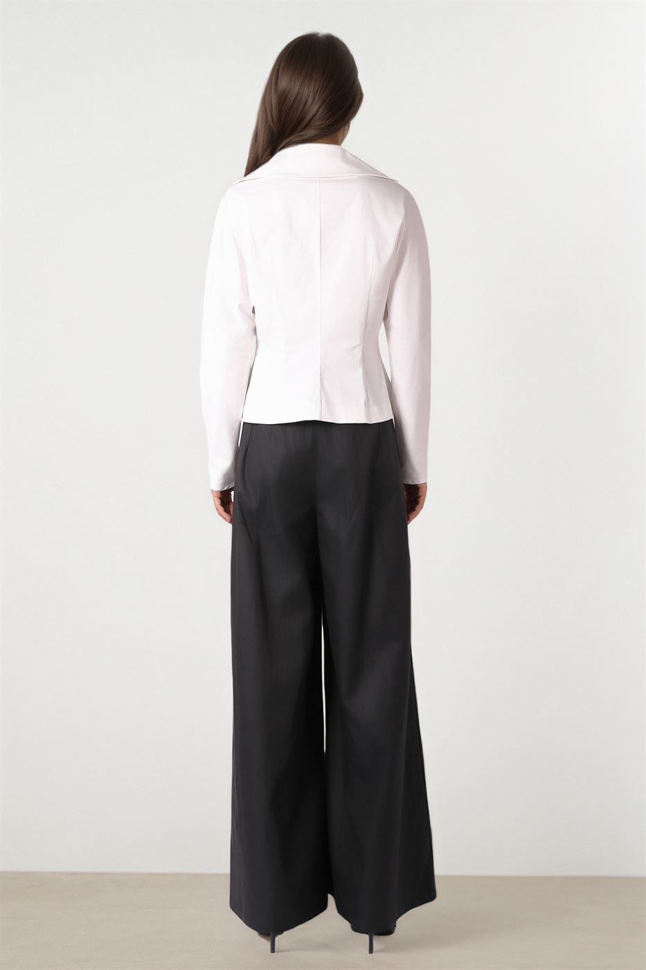 Crepe Wide-Leg Pants With Belt
