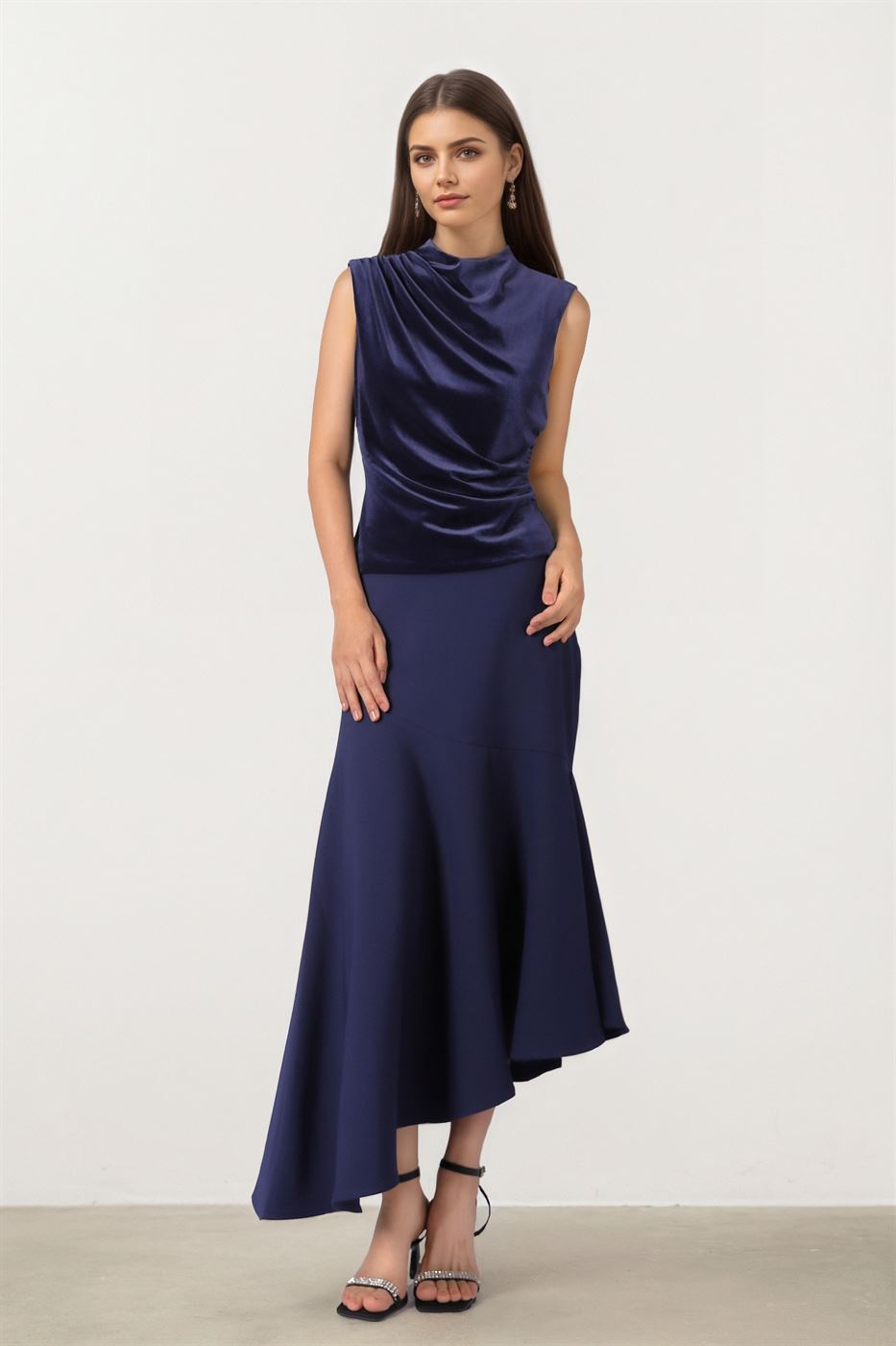 HIGH NECK VELVET TOP