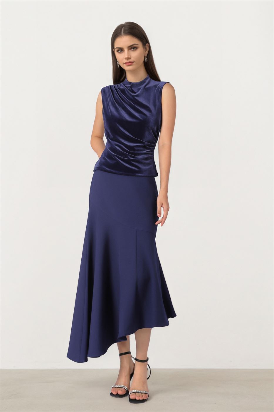 HIGH NECK VELVET TOP