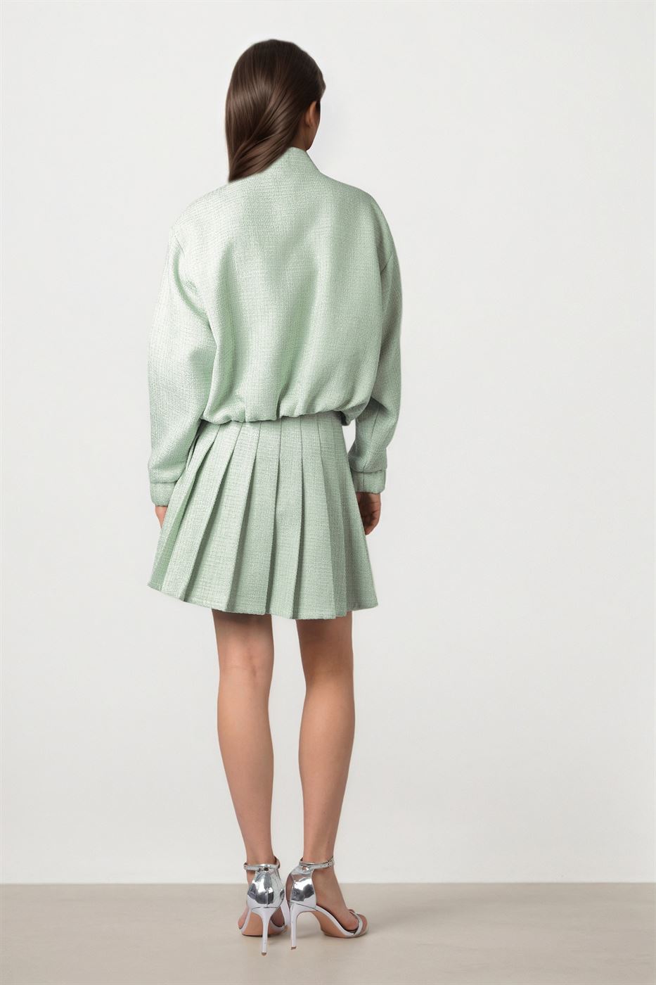 Elegant and Modern Tweed Jacket