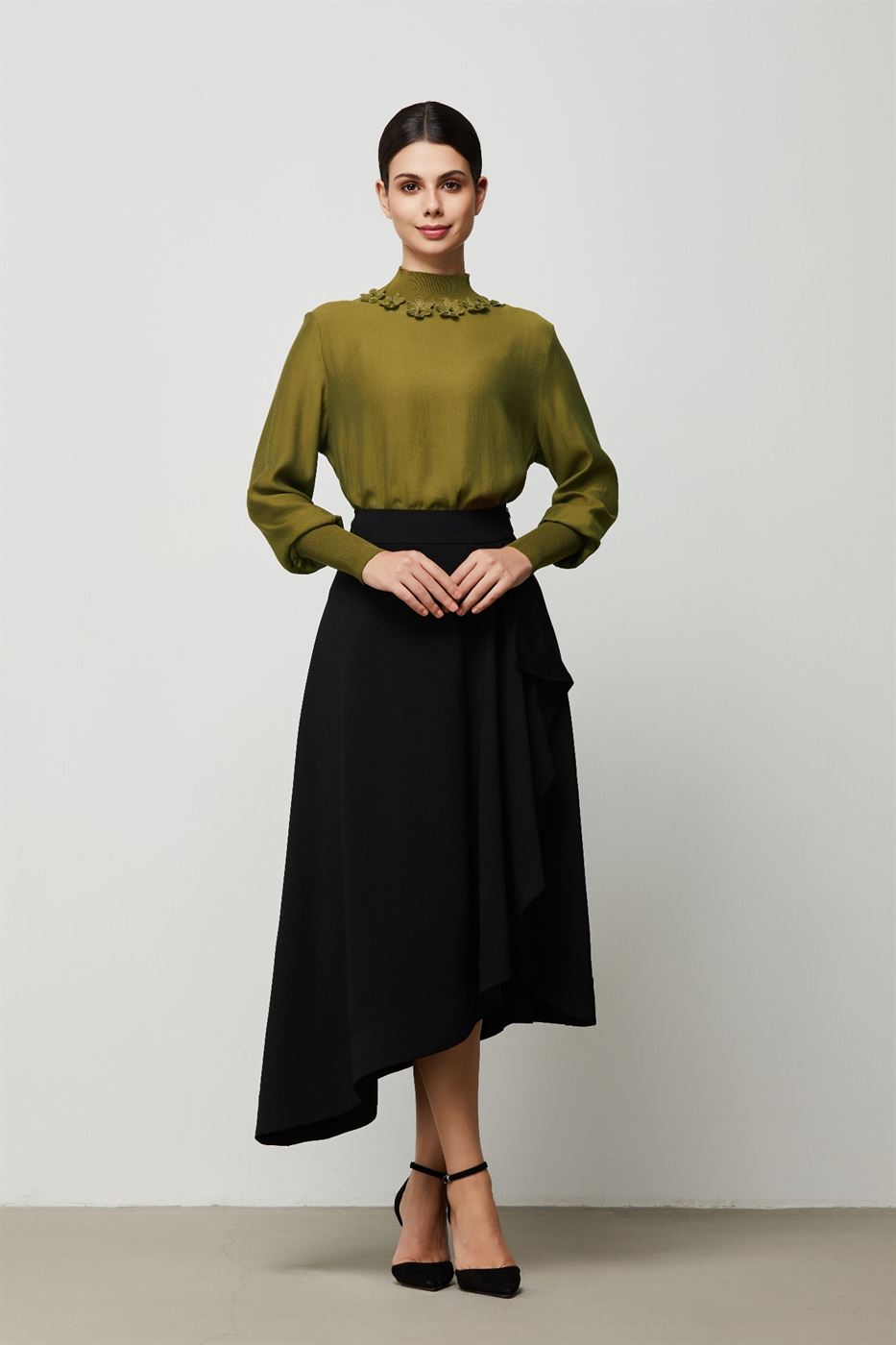 Blooml Neck Top - Femi9 EG