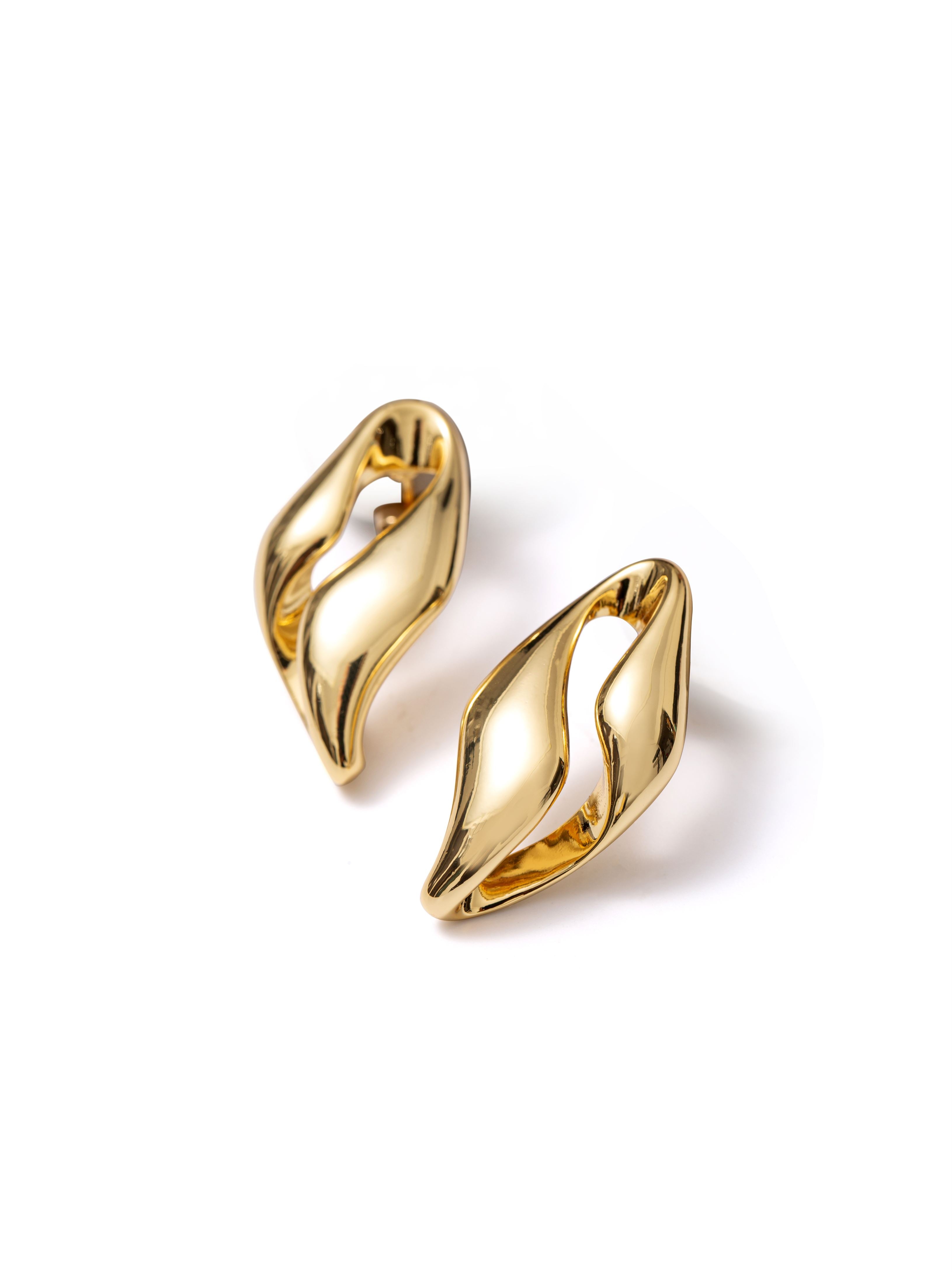 Curved Gold Drops