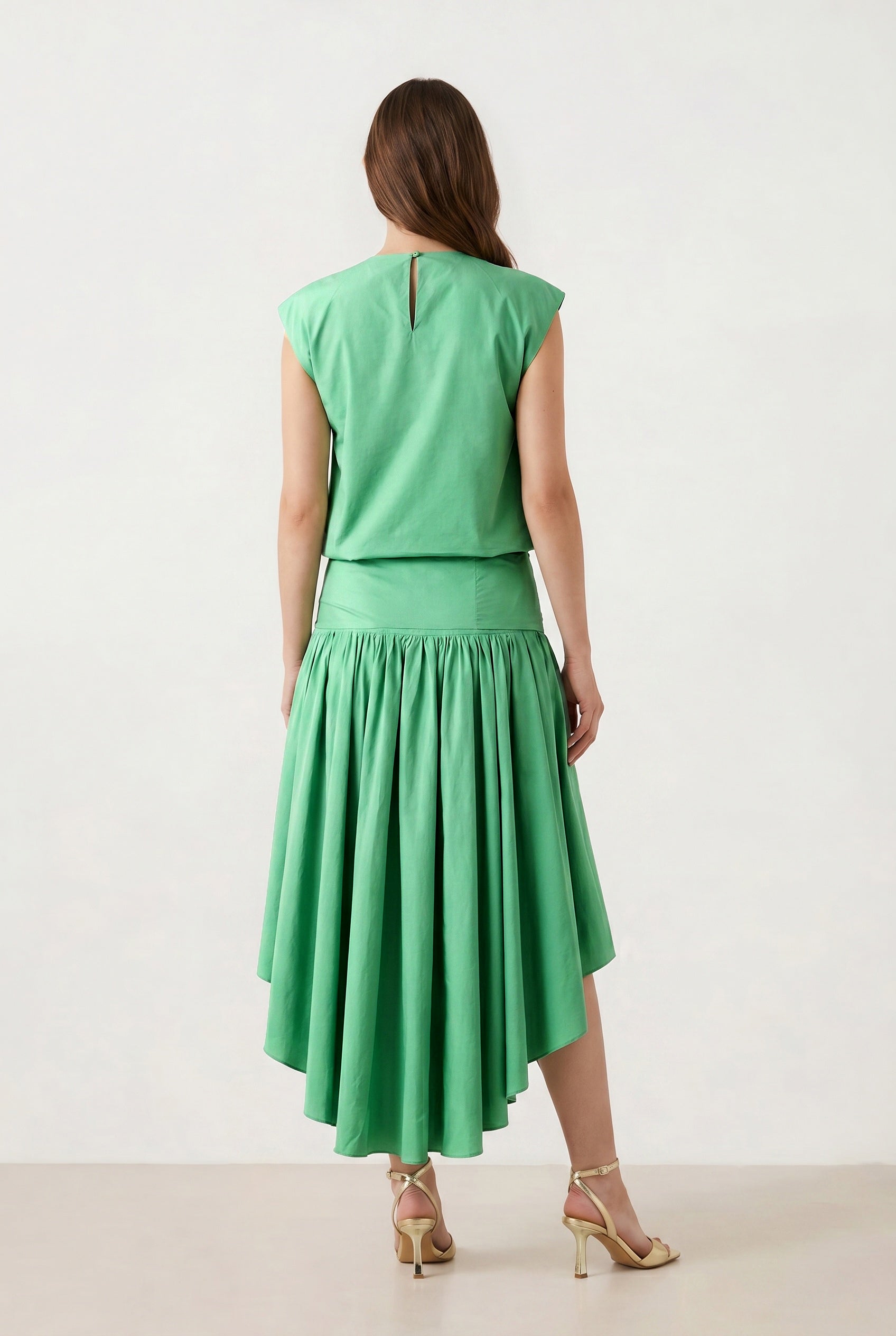 A green taffeta dress