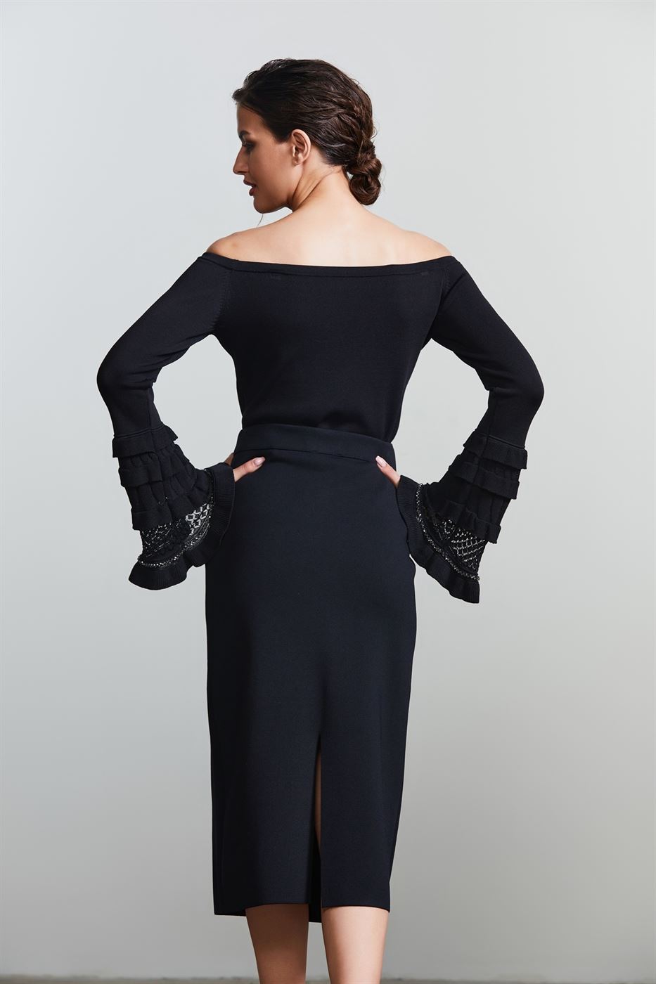 Ruffles Details Pullover - Femi9 EG